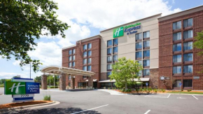 Отель Holiday Inn Express & Suites Bloomington West, an IHG Hotel  Bloomington